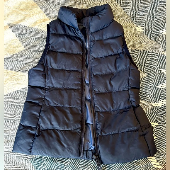 💫3 for $15/🌟5 for $20 Uniqlo puffy down vest - boys 3-4 years old - Picture 1 of 3